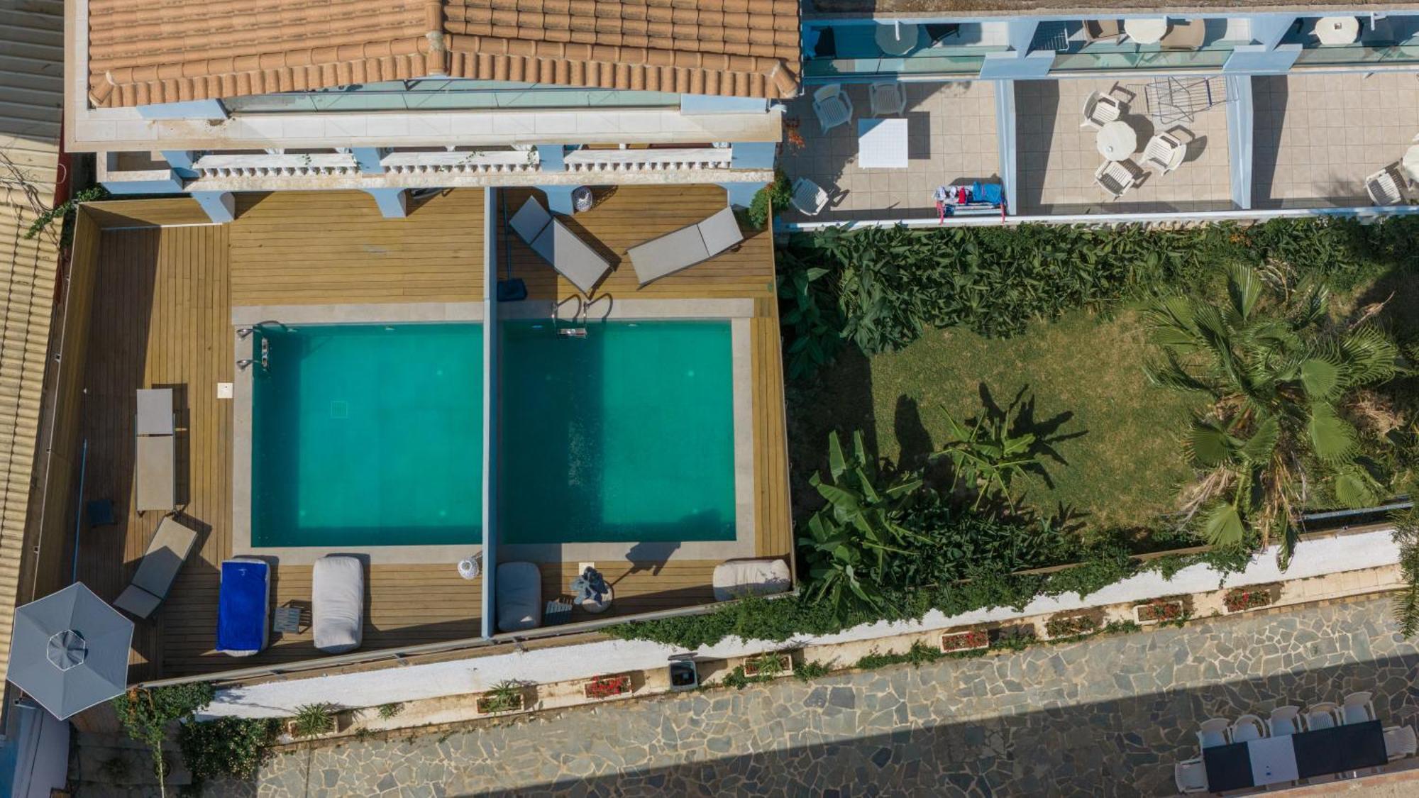 Callinica Hotel Циливи Екстериор снимка