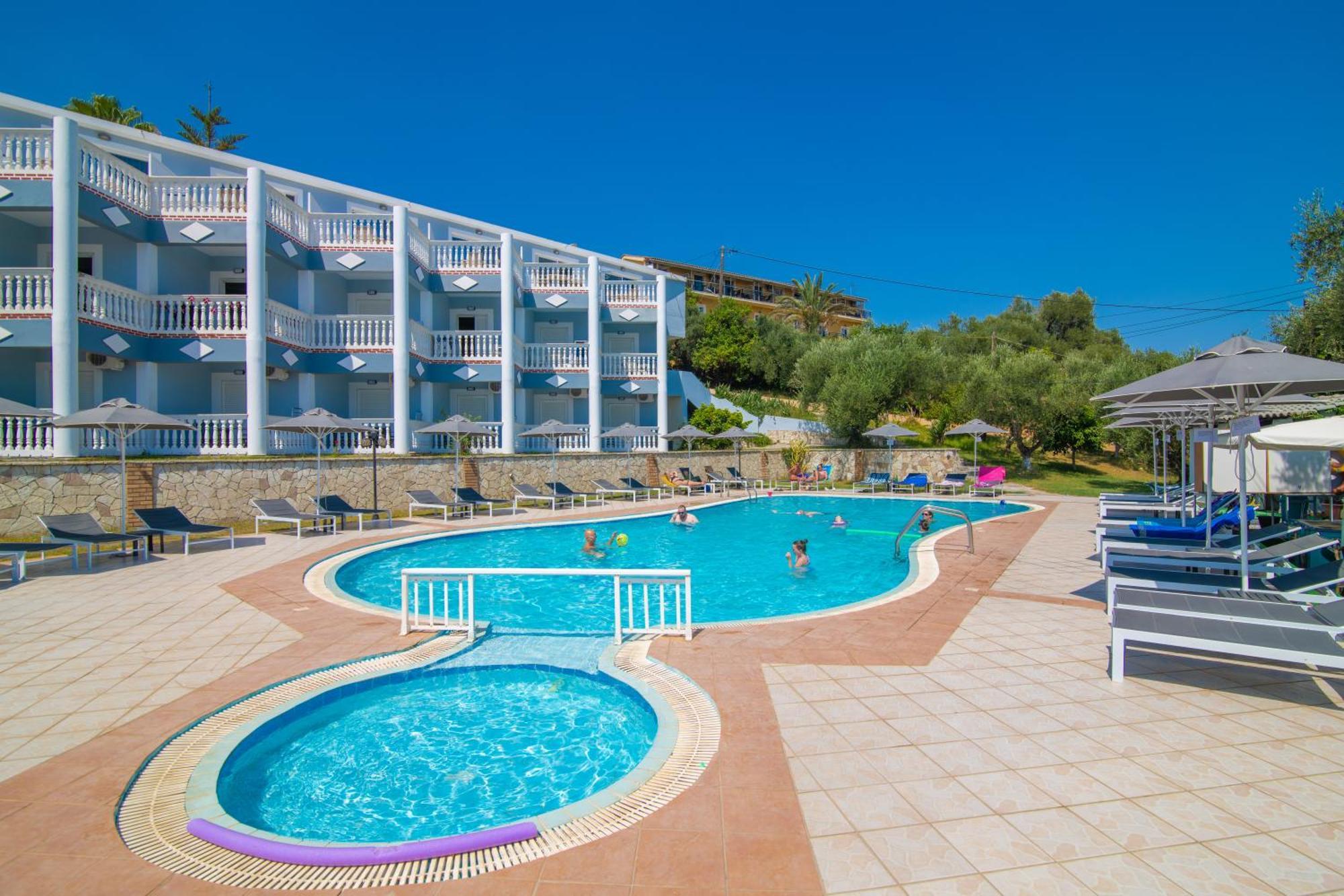 Callinica Hotel Циливи Екстериор снимка