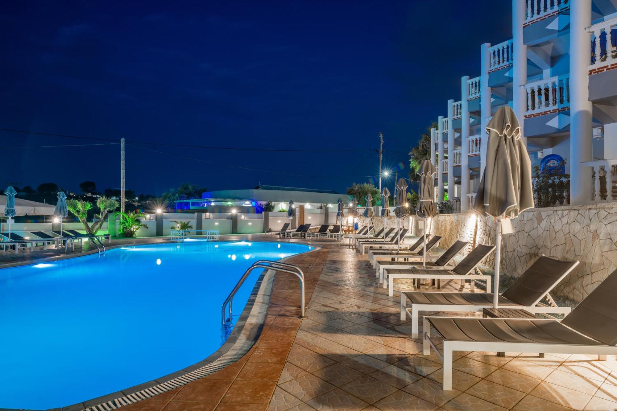 Callinica Hotel Циливи Екстериор снимка