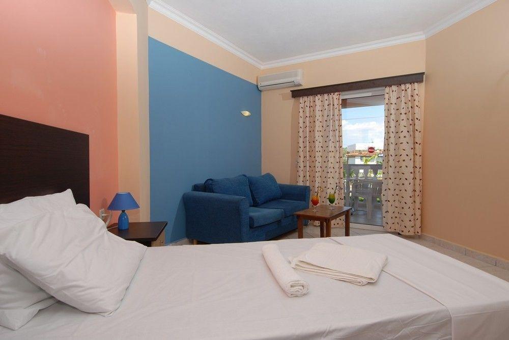 Callinica Hotel Циливи Екстериор снимка
