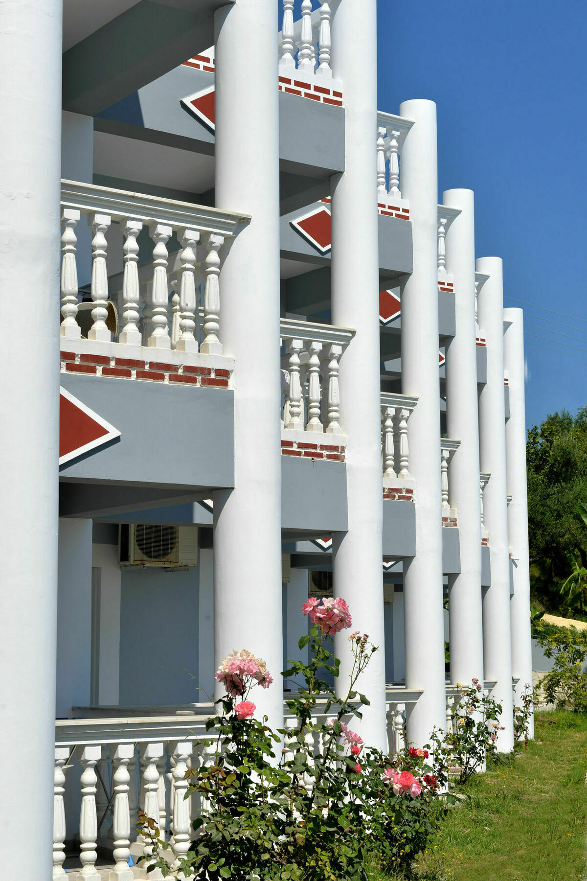 Callinica Hotel Циливи Екстериор снимка